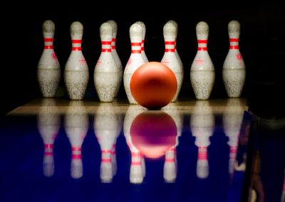 1024px-Bowling_with_red_ball