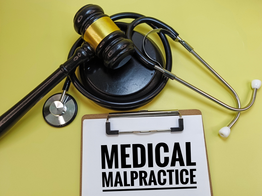 Medical,Malpractice,On,Clipboard,With,Judges,Gavel,And,Stethoscope,Representing