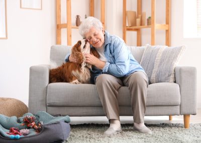 Eeyore the dog used one instinct that saved his grandmother's life and left a Florida deputy amazed Senior,Woman,With,Cute,Cavalier,King,Charles,Spaniel,Dog,Sitting