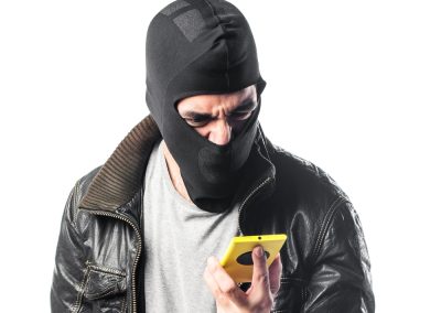 A Florida man celebrated Christmas in one way that left police shaking their heads Robber,Talking,To,Mobile