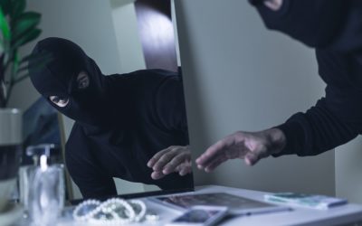 Police were shocked when Venezuelan illegal aliens stuffed $166,000 worth of stolen Ulta perfumes in their pants during a 40-store crime spree