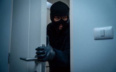 A shirtless Florida man broke into Taco Bell through the drive-thru window and cops couldn’t believe what happened next