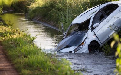 A Florida man dove into freezing water and saved two lives with one split-second choice