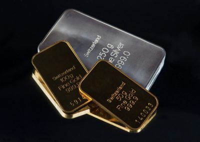 Gold,And,Silver,Bars,Of,Different,Weight,Isolated,On,Black
