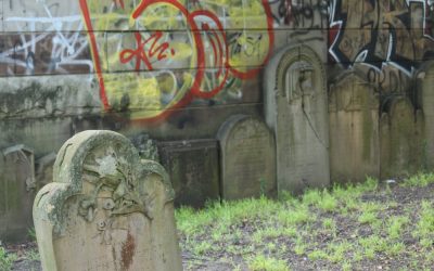 A Florida Cemetery Was Vandalized With Donald Trump Graffiti Two Months Ago and Nobody Noticed Until the Media Needed a Story
