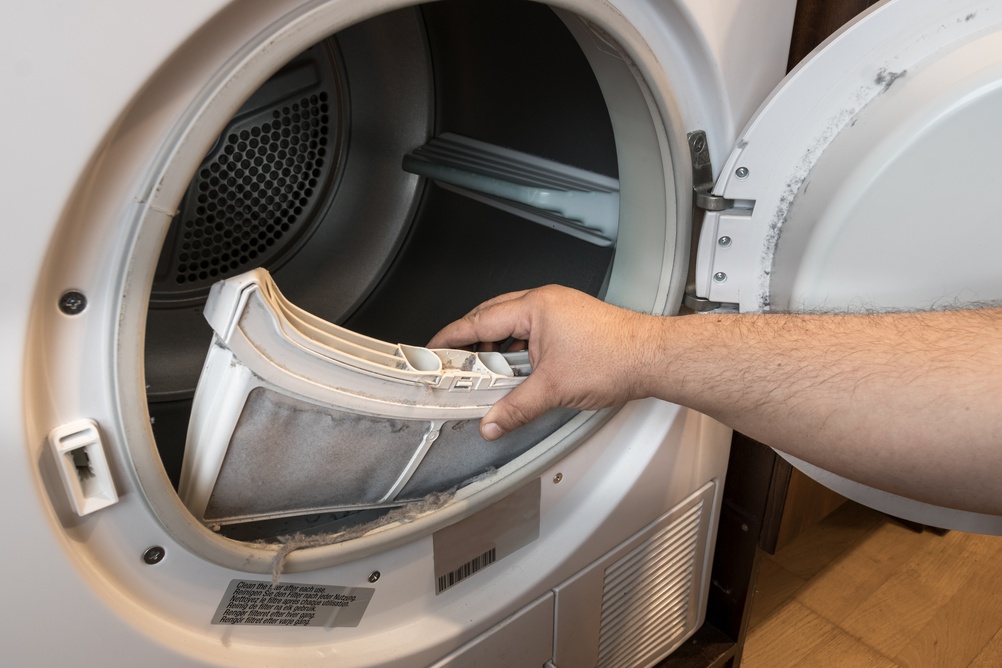 A Florida Man Groomed a 14-Year-Old Online for Two Years and Then Hid Her in a Dryer When Deputies Showed Up