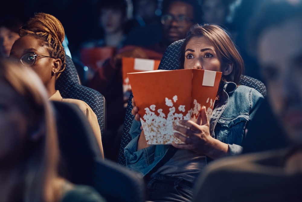 A Florida Man Beat a Woman in the Face With a Pizza Pan for Laughing at a Movie and Then Said Cheers