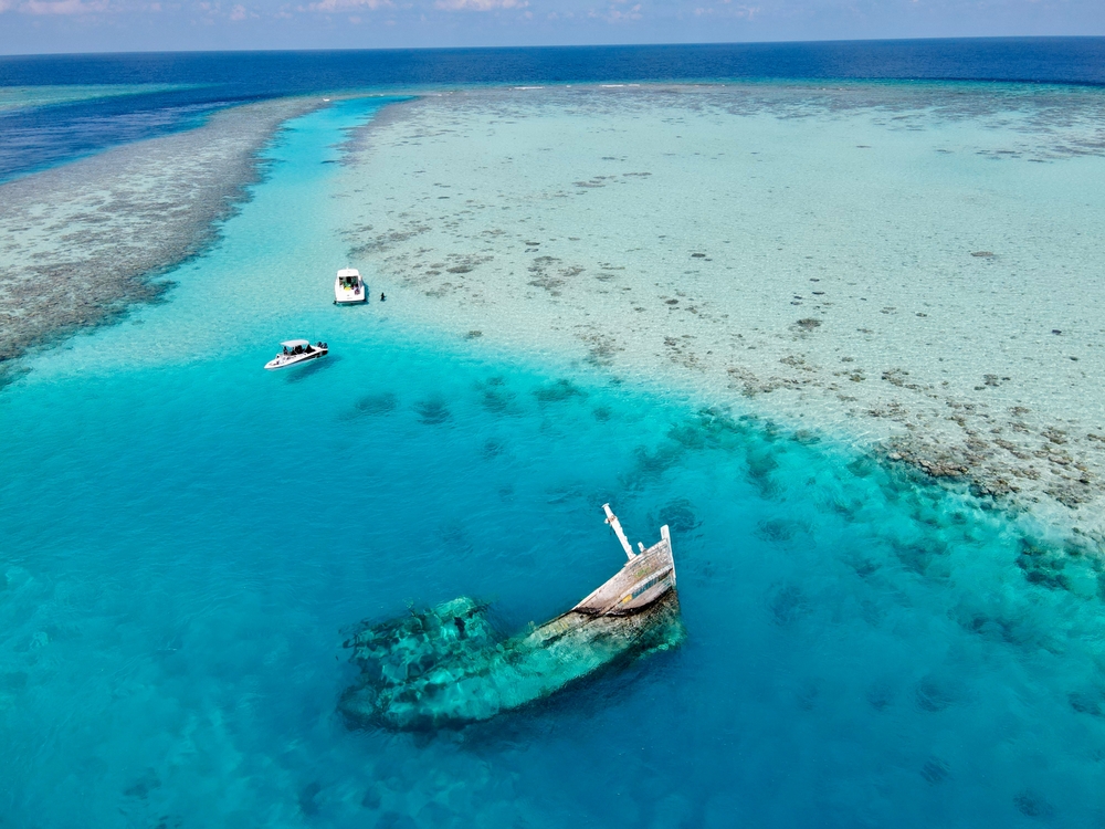 Visit,Vaavu,Atoll,Shipwreck,,A,Sunken,Treasure.,????