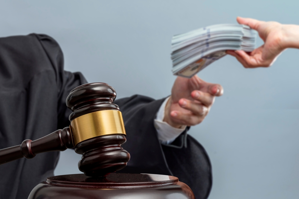 Judge,And,Money,Concept.,Judge’s,Gavel,On,The,Table.,Judge’s